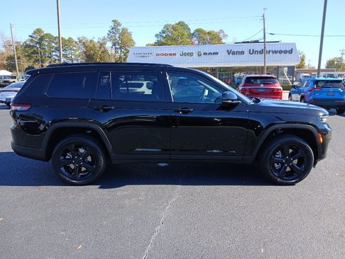 New 2025 Jeep Grand Cherokee L Altitude image 2