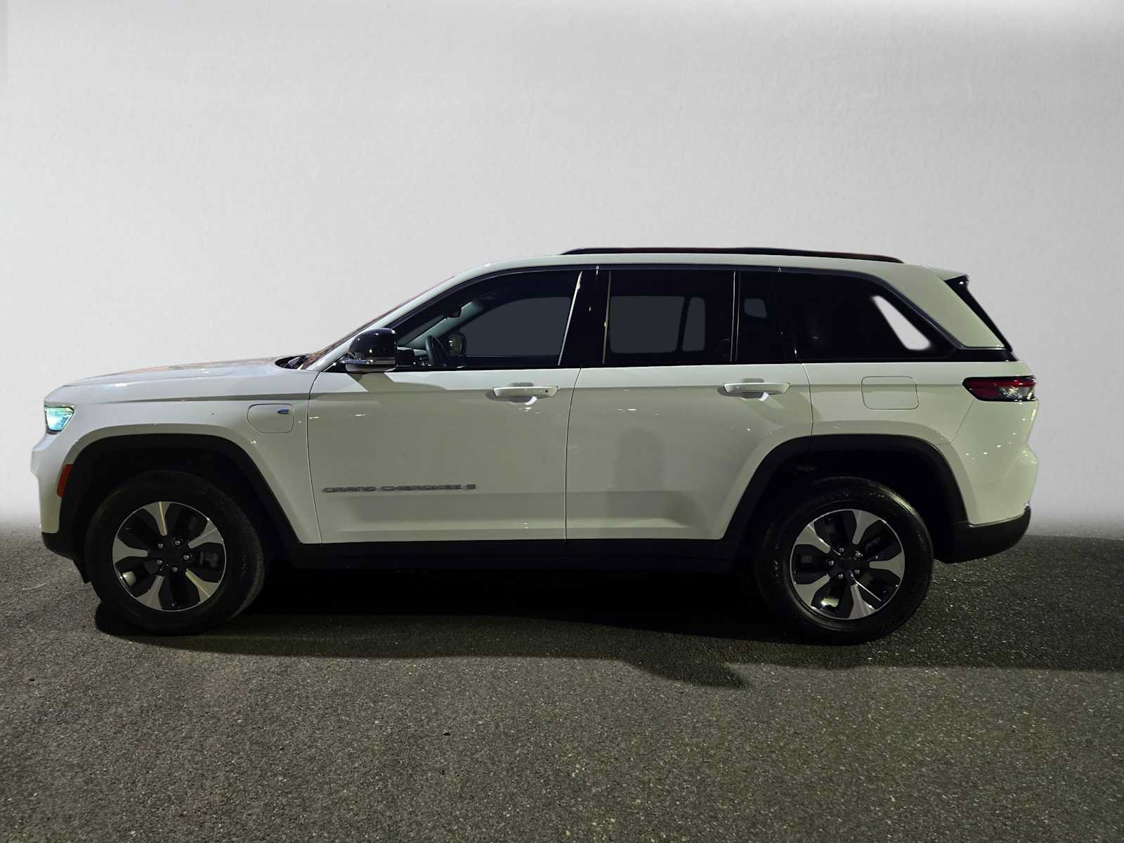 Used 2024 Jeep Grand Cherokee Limited 4xe AWD/4WD image 6