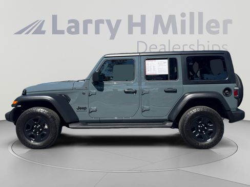 Used 2025 Jeep Wrangler Unlimited Sport AWD/4WD image 2