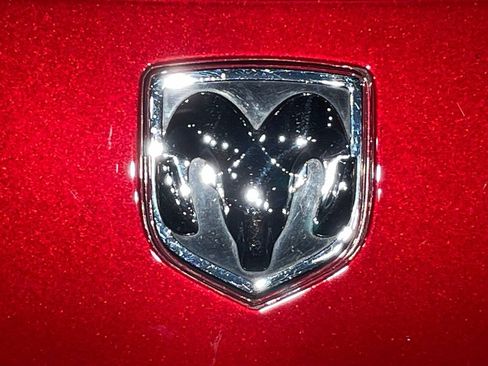 Used 2010 Dodge Challenger R/T RWD image 6