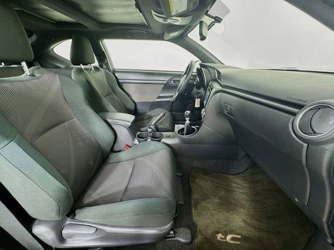 Used 2011 Scion tC FWD image 31