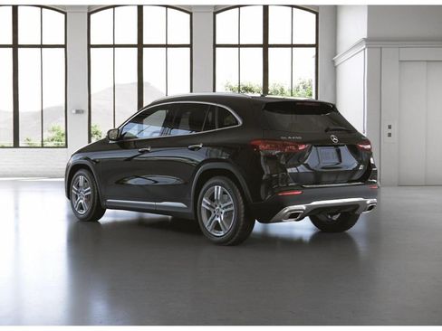 Used 2023 Mercedes-Benz GLA 250 4MATIC w/ Premium Package image 30