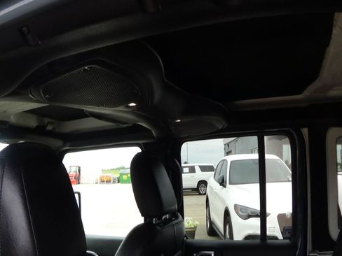 Used 2024 Jeep Wrangler Unlimited Sahara w/ Safety Group AWD/4WD image 12