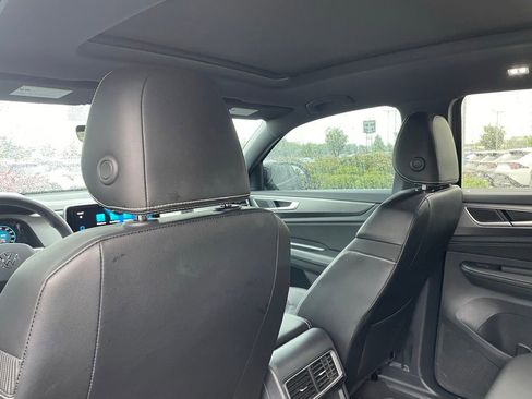 Used 2024 Volkswagen Atlas Cross Sport SE AWD/4WD image 28