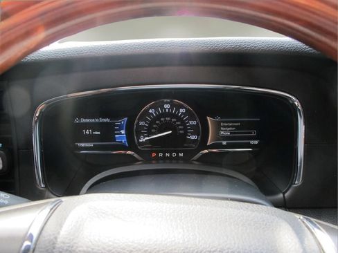 Used 2016 Lincoln Navigator Select RWD image 14