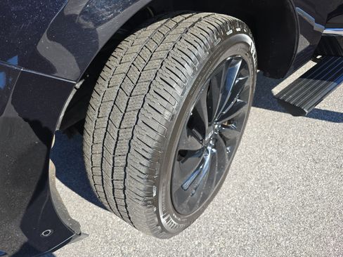 Used 2020 Lincoln Navigator L Reserve w/ Equipment Group 208A Reserve image 32