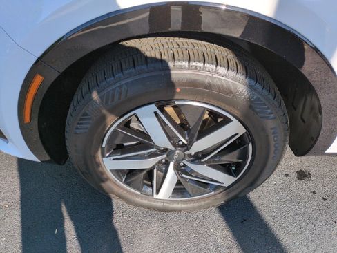Used 2023 Kia Sorento S w/ Panoramic Sunroof Package FWD image 12