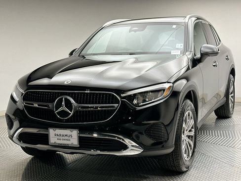 Used 2025 Mercedes-Benz GLC 300 4MATIC image 1