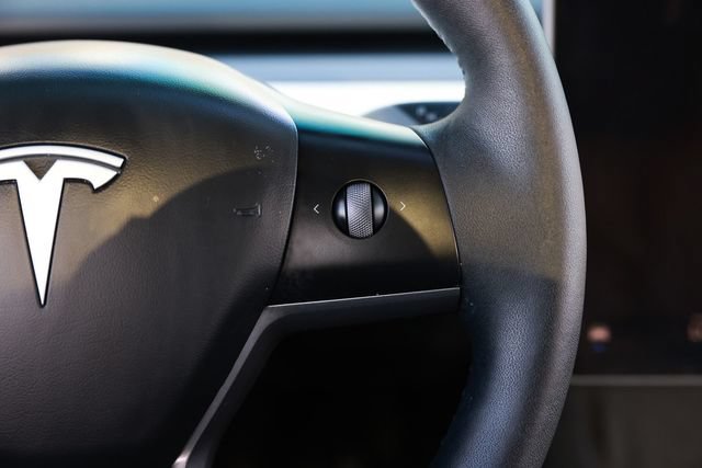Used 2023 Tesla Model Y Long Range AWD/4WD image 32