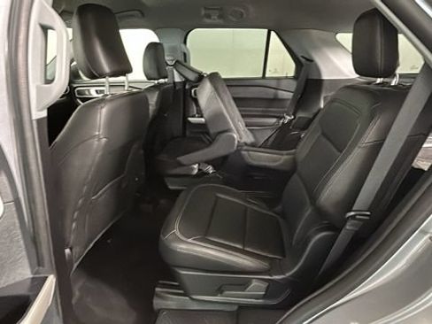 Used 2022 Ford Explorer XLT AWD/4WD image 27