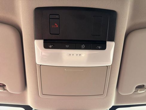 Used 2025 Nissan Rogue SV image 39