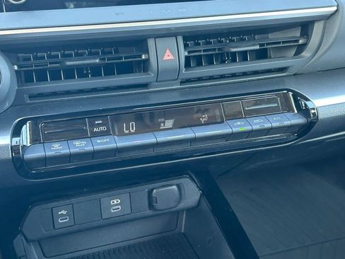 Certified 2023 Toyota Prius LE AWD/4WD image 27