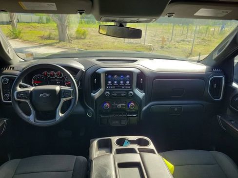 Used 2022 Chevrolet Silverado 1500 RST w/ LPO, Blackout Package AWD/4WD image 10