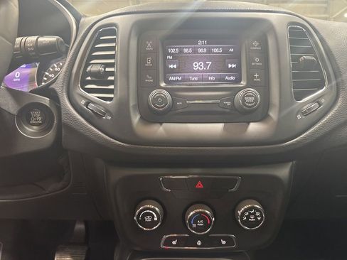 Used 2018 Jeep Compass Latitude w/ Cold Weather Group image 14