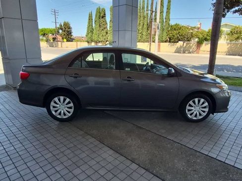 Used 2013 Toyota Corolla LE FWD image 4