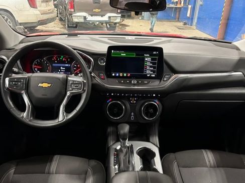 Used 2025 Chevrolet Blazer LT AWD/4WD image 30