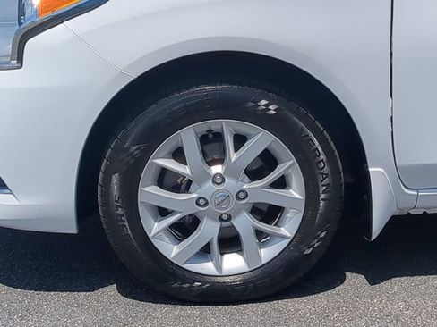 Used 2019 Nissan Versa SV w/ SV Special Edition Package FWD image 10
