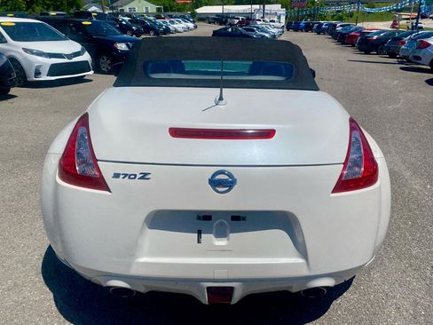 Used 2010 Nissan 370Z Touring w/ Sport Pkg RWD image 6