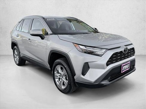 Used 2024 Toyota RAV4 XLE AWD/4WD image 3
