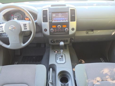 Used 2020 Nissan Frontier SV w/ Midnight Edition Floor Mats AWD/4WD image 7