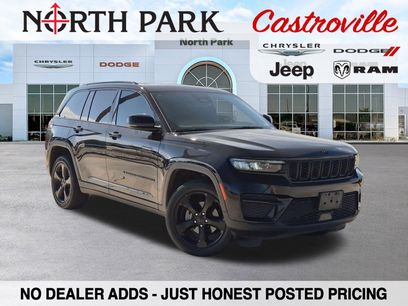Used 2023 Jeep Grand Cherokee Altitude
