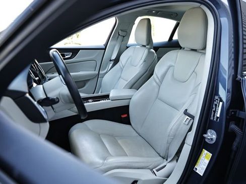 Used 2024 Volvo S60 B5 Core image 19