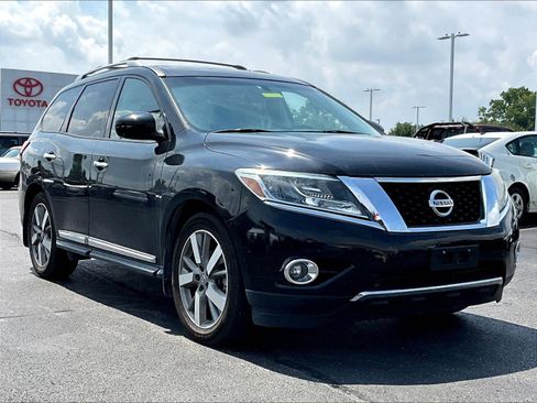 Used 2015 Nissan Pathfinder Platinum FWD image 3