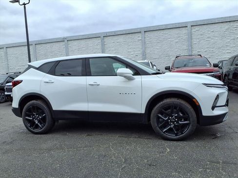 New 2026 Chevrolet Blazer LT image 3