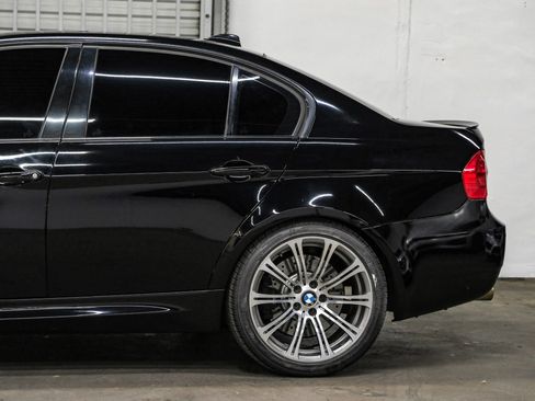 Used 2011 BMW M3 Sedan image 17