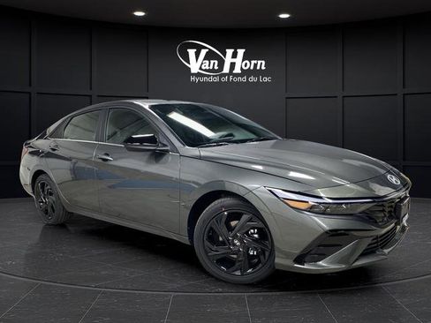 New 2026 Hyundai Elantra SEL Sport image 2