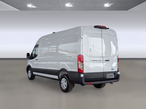 New 2026 Ford Transit 250 148 Medium Roof w/ Load Area Protection Package RWD image 3