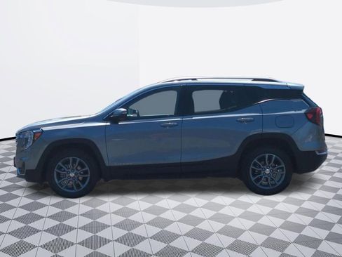 Used 2023 GMC Terrain SLT w/ Tech Package AWD/4WD image 3