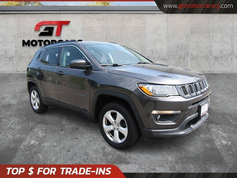 Used 2017 Jeep Compass Latitude w/ Popular Equipment Group AWD/4WD image 3