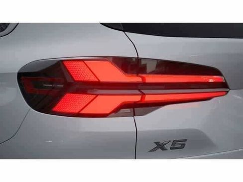 Used 2026 BMW X5 xDrive40i AWD/4WD image 8