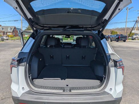 New 2026 Chevrolet Equinox RS w/ Convenience Package III AWD/4WD image 43