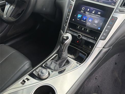 Used 2018 INFINITI Q60 3.0t Luxe w/ Sensory Package 3.0T Luxe AWD/4WD image 19