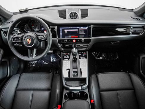 New 2026 Porsche Macan AWD/4WD image 15