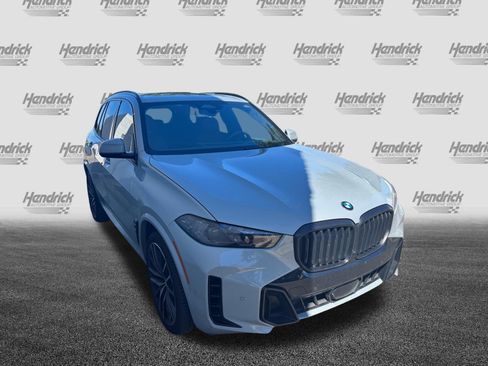 Used 2024 BMW X5 xDrive40i w/ M Sport Package AWD/4WD image 2