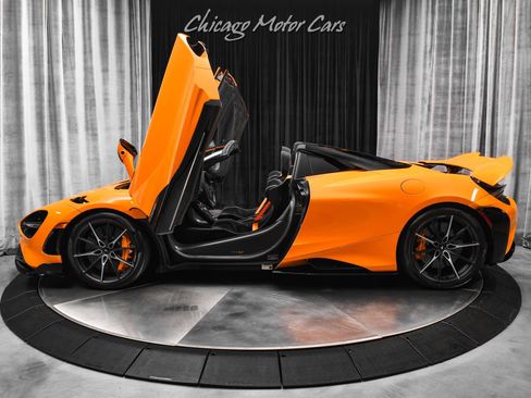 Used 2022 McLaren 765LT image 42