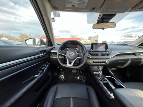 Used 2025 Nissan Altima 2.5 SR image 33