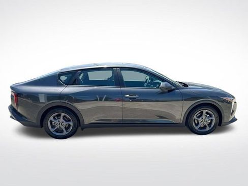 Used 2025 Kia K4 FWD image 11