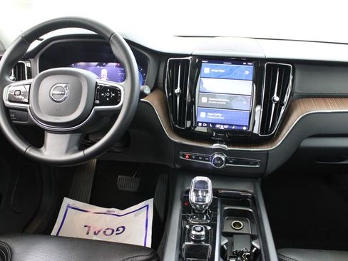 Used 2023 Volvo XC60 B5 Ultimate image 9