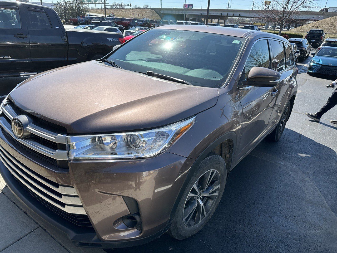 Used 2017 Toyota Highlander LE AWD/4WD image 6