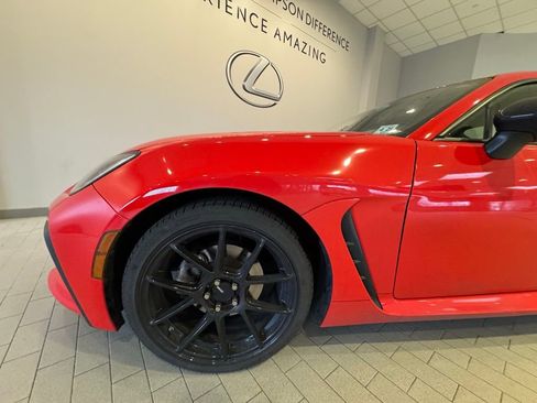 Used 2023 Toyota GR86 Premium w/ ALL Weather Mat Package (TMS) image 4