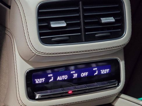 Used 2025 Mercedes-Benz Maybach GLS 600 4MATIC image 19