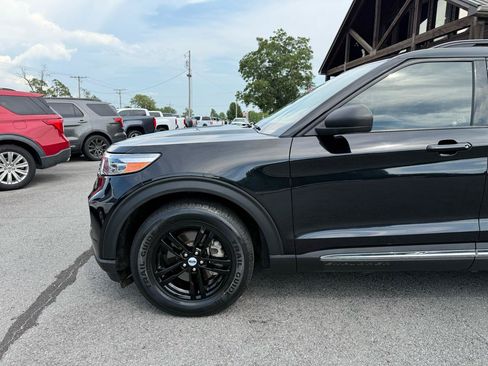 Used 2022 Ford Explorer XLT w/ Equipment Group 202A RWD image 40