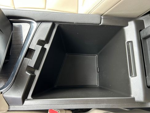 Used 2019 Buick Enclave Essence FWD image 25
