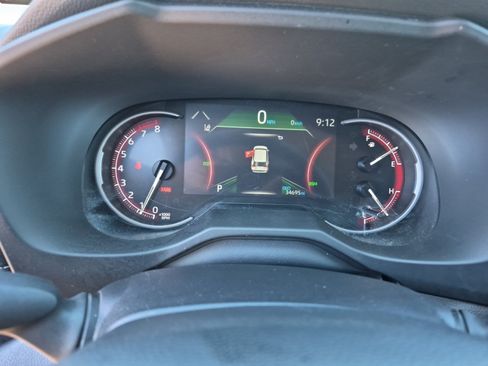 Used 2025 Toyota RAV4 XLE AWD/4WD image 10