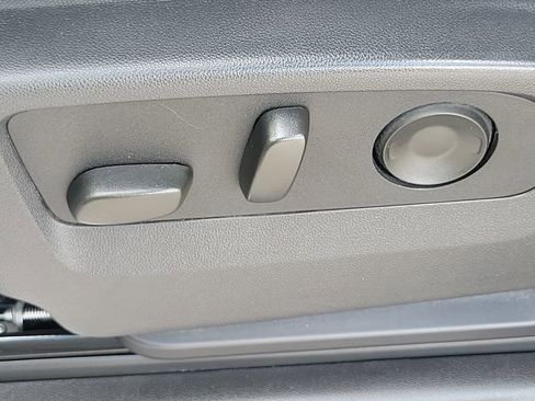 Used 2025 Chevrolet Silverado 1500 LT image 19