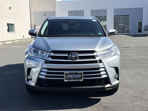 Used 2019 Toyota Highlander XLE AWD/4WD image 7